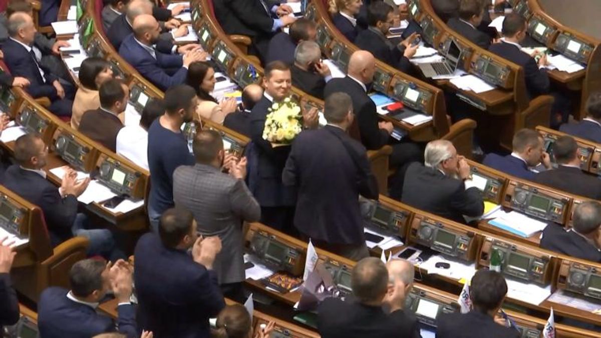 Підтримка національного корупціонера, – кому насправді вигідний піарно-патріотичний закон "Купуй українське" Підтримка національного корупціонера, – кому насправді вигідний піарно-патріотичний закон "Купуй українське"