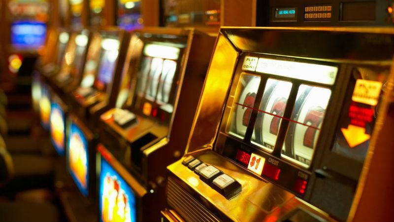 Во Львове неизвестные устроили охоту на игорный бизнес: разгромили несколько заведений Во Львове неизвестные устроили охоту на игорный бизнес: разгромили несколько заведений