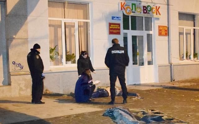 В центре Николаева провалился в яму и разбился насмерть морской пехотинец В центре Николаева провалился в яму и разбился насмерть морской пехотинец