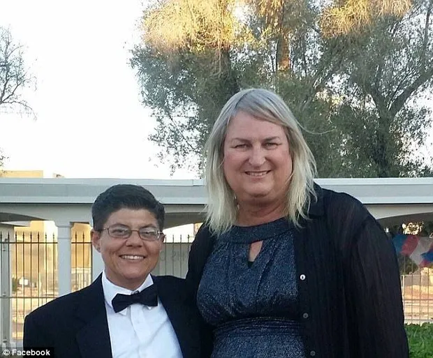 Ціла сім’я у США стала трансгендерами