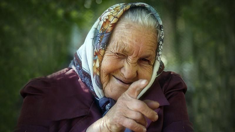 Сообразительная пенсионерка "раскусила" жуликов и сама их обманула