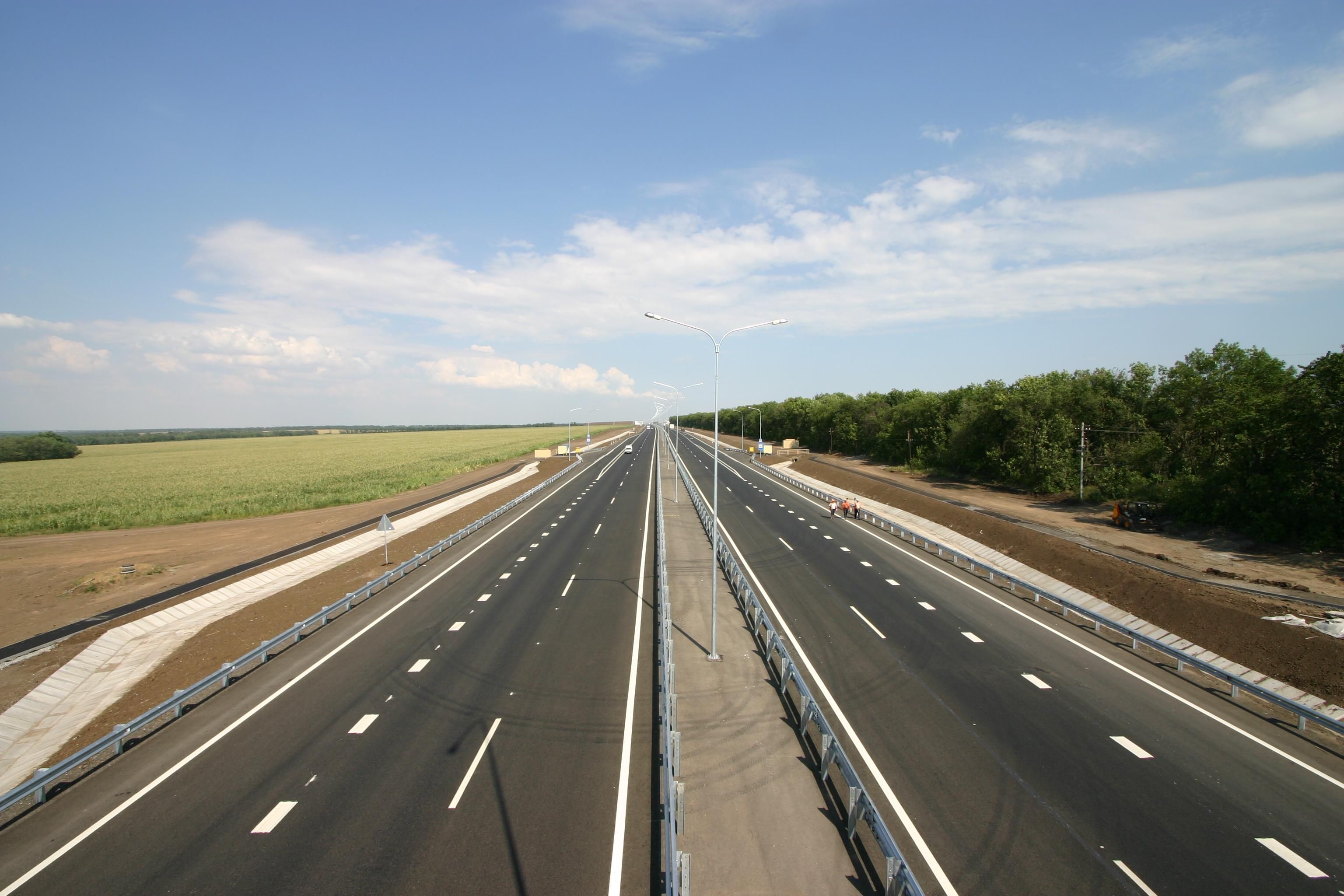 Стало відомо, коли в Україні почнуть будувати платні дороги