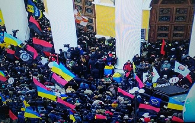 Поліція звинуватила прихильників Саакашвілі у використанні "сильного газу" - 18 грудня 2017 - Телеканал новин 24 Поліція звинуватила прихильників Саакашвілі у використанні "сильного газу" - 18 грудня 2017 - Телеканал новин 24