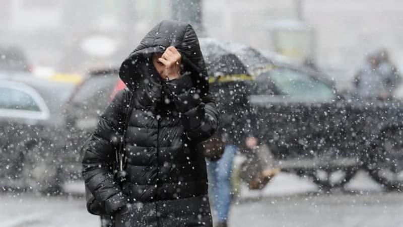 Снегопад в Киеве и всей Украине: какой вред наделал снег