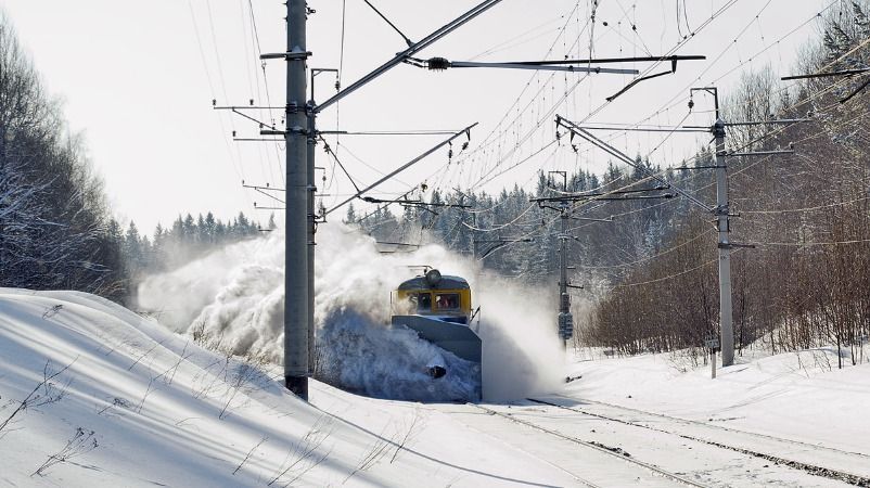 Негода в Україні: в "Укрзалізниці" розповіли про ситуацію з поїздами Негода в Україні: в "Укрзалізниці" розповіли про ситуацію з поїздами