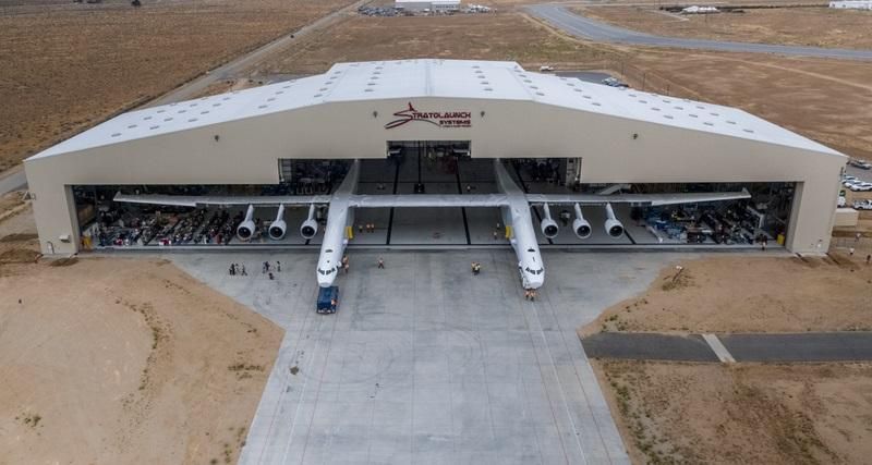 Испытали самый большой в мире самолет-ракетоноситель: фото и видео Испытали самый большой в мире самолет-ракетоноситель: фото и видео