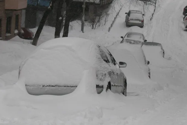 Чем очистить машину от снега Чем очистить машину от снега