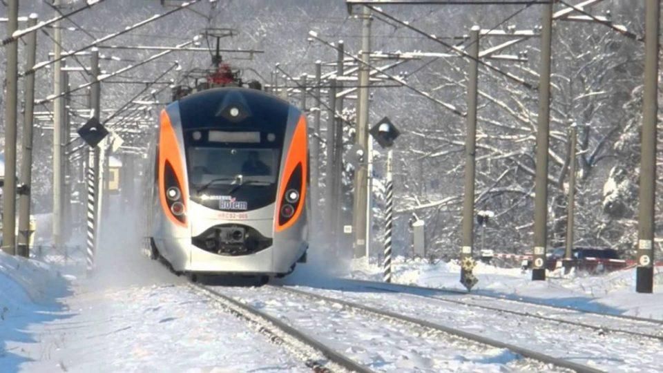 "Укрзалізниця" додала ще один поїзд з Києва напередодні Нового року