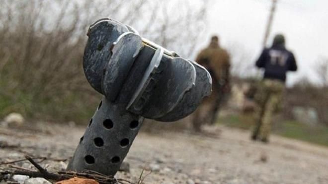 Жителі Новолуганського оговтуються після обстрілів градами Жителі Новолуганського оговтуються після обстрілів градами