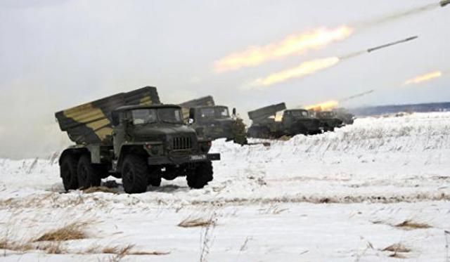 Террористы обстреляли из "Градов" украинские укрепления возле Зайцевого, – штаб Террористы обстреляли из "Градов" украинские укрепления возле Зайцевого, – штаб