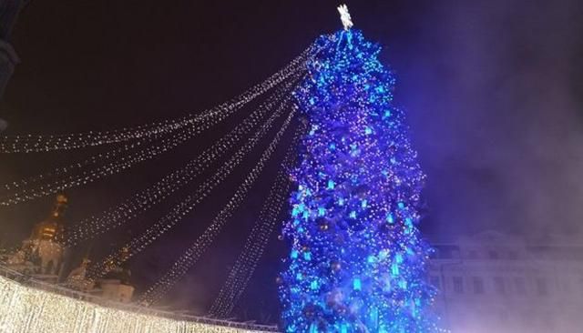 Ялинку 2018 у Києві урочисто запалили - фото Ялинку 2018 у Києві урочисто запалили - фото