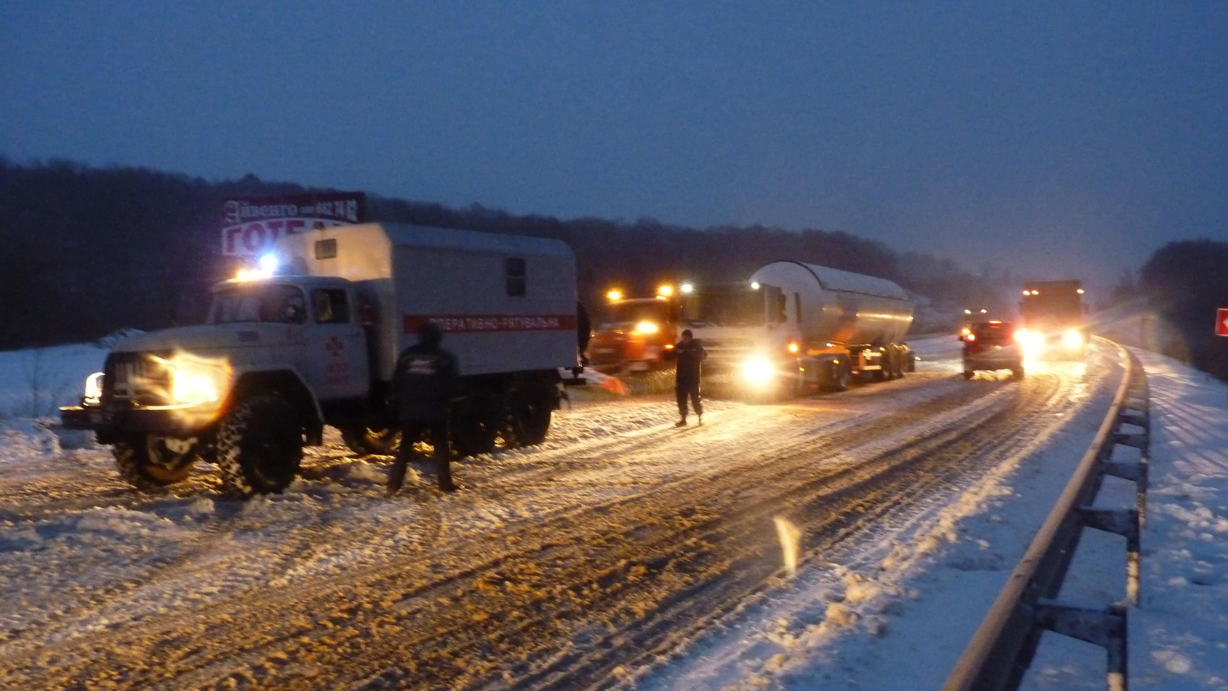 Непогода в Украине: север и центр страны страдают от сильного снегопада