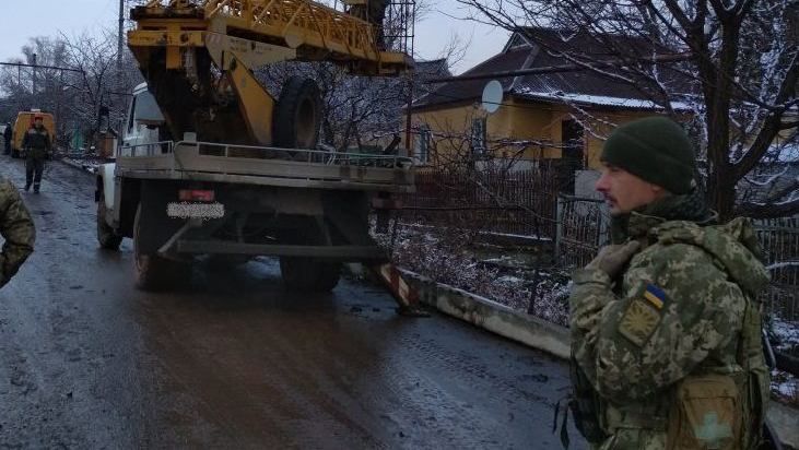 Военные показали, как выглядит Новолуганское после обстрелов: фото