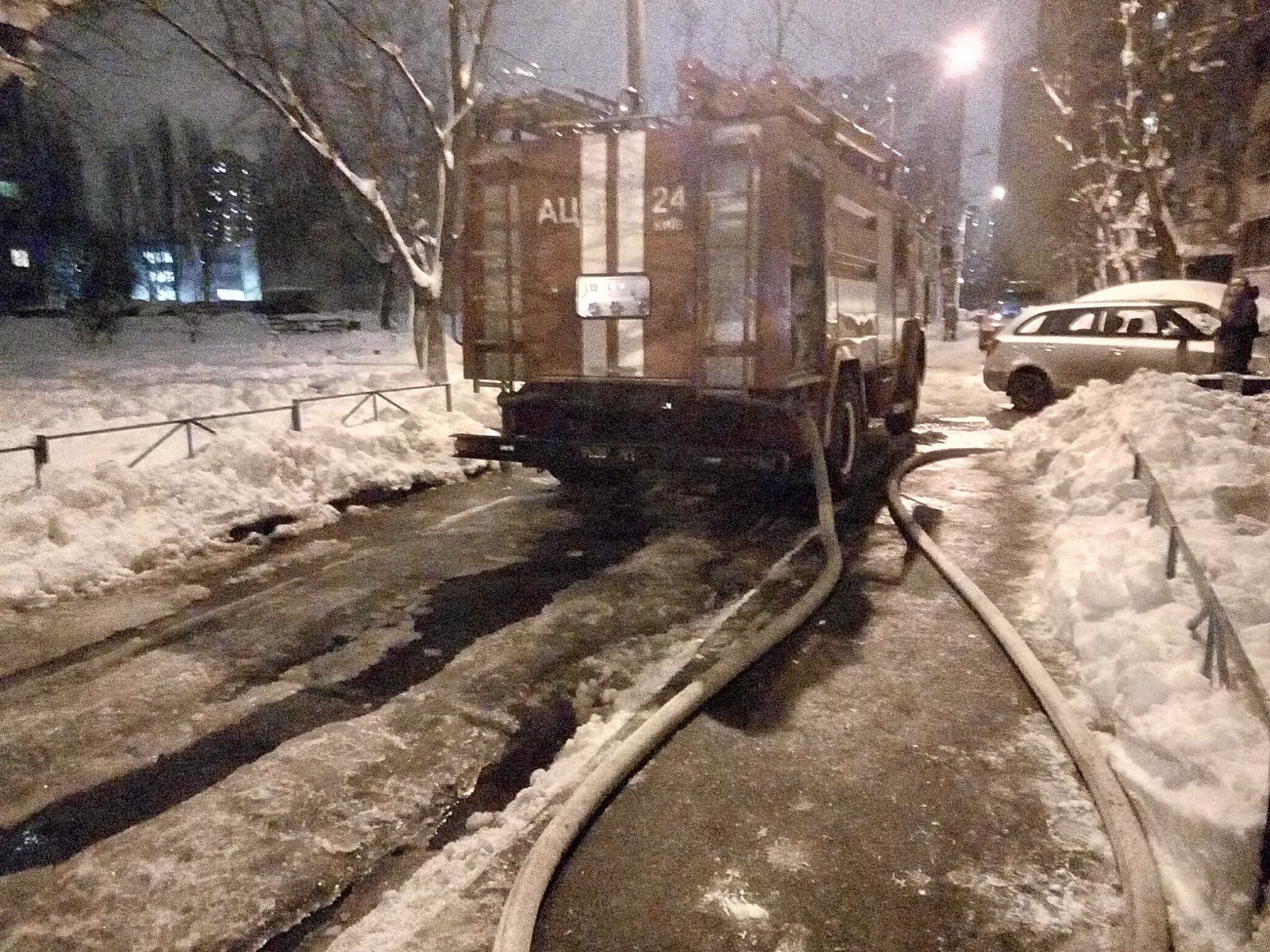 В Киеве горела многоэтажка: фото В Киеве горела многоэтажка: фото