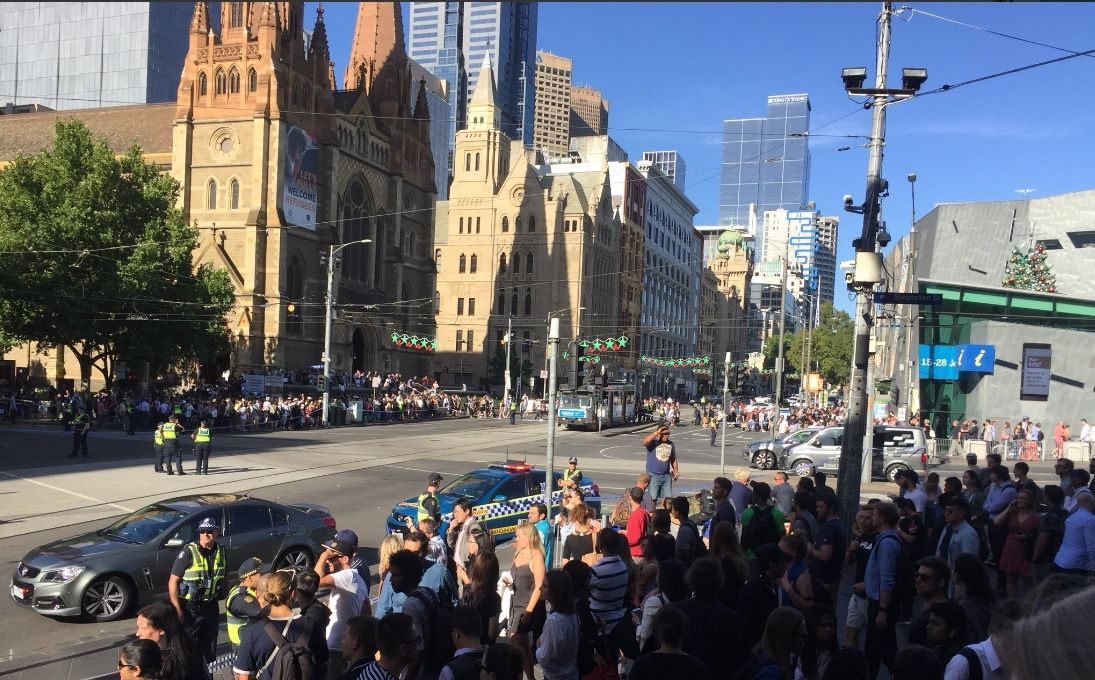 В Мельбурне автомобиль въехал в толпу пешеходов, пострадали по меньшей мере 19 человек