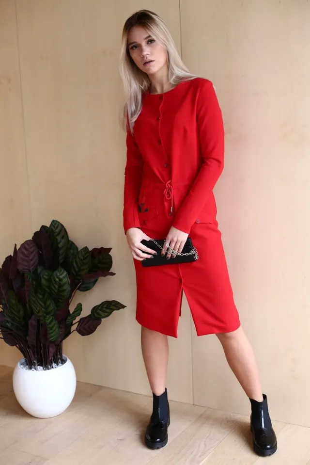 Одяг червоного кольору Одяг червоного кольору