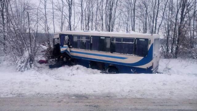 Через негоду на дорогах України збільшилася кількість аварій