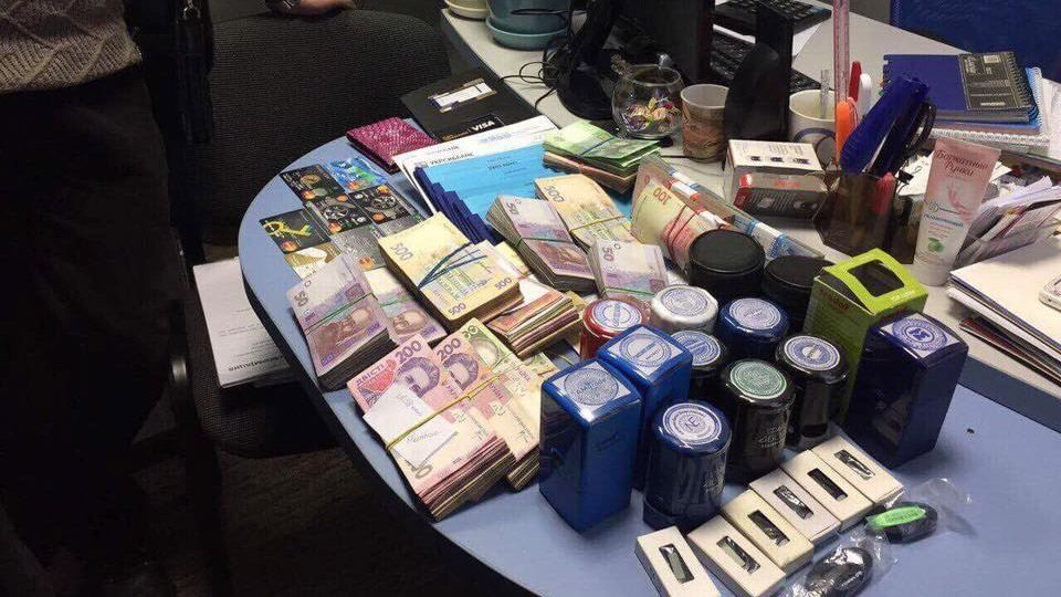 Прокуратура провела десятки обысков в мэрии Запорожья Прокуратура провела десятки обысков в мэрии Запорожья