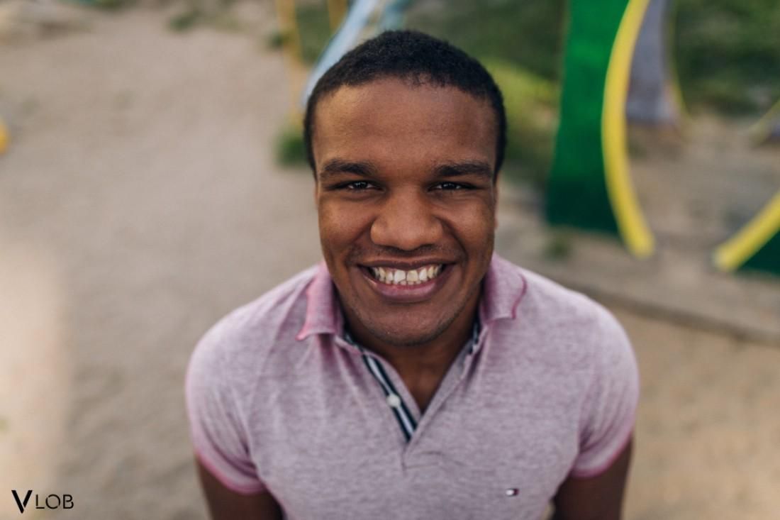 Українського чемпіона світу кинули головою у сніговий замет: курйозне відео Українського чемпіона світу кинули головою у сніговий замет: курйозне відео