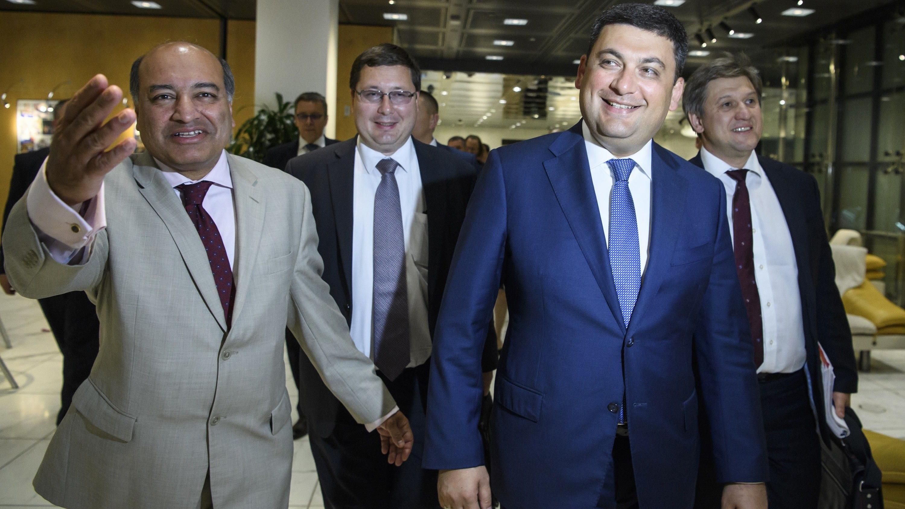 Стало відомо, як шпигун Кремля Єжов потрапив на роботу до Гройсмана Стало відомо, як шпигун Кремля Єжов потрапив на роботу до Гройсмана