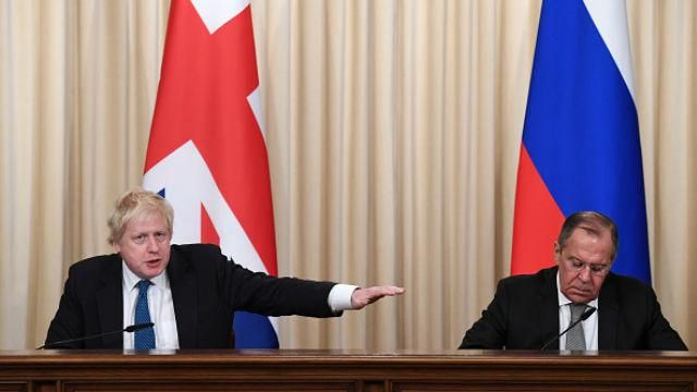 Різке попередження Росії та курйозний випадок із Лавровим: деталі візиту Джонсона у Москву Різке попередження Росії та курйозний випадок із Лавровим: деталі візиту Джонсона у Москву