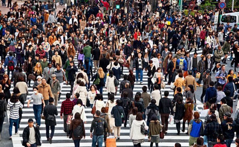 До кінця цього року населення Землі налічуватиме понад 7 мільярдів людей До кінця цього року населення Землі налічуватиме понад 7 мільярдів людей