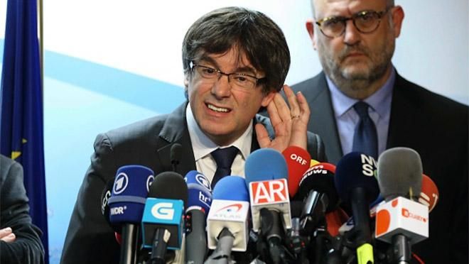 Пучдемон просить дозвіл Іспанії повернутись у Каталонію Пучдемон просить дозвіл Іспанії повернутись у Каталонію