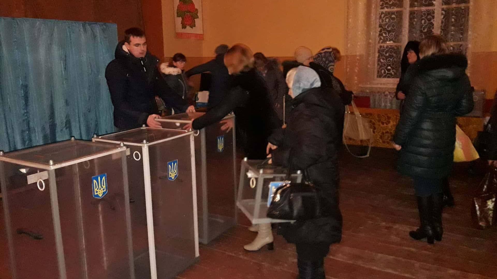 ОПОРА зафіксувала перші порушення під час виборів до ОТГ ОПОРА зафіксувала перші порушення під час виборів до ОТГ