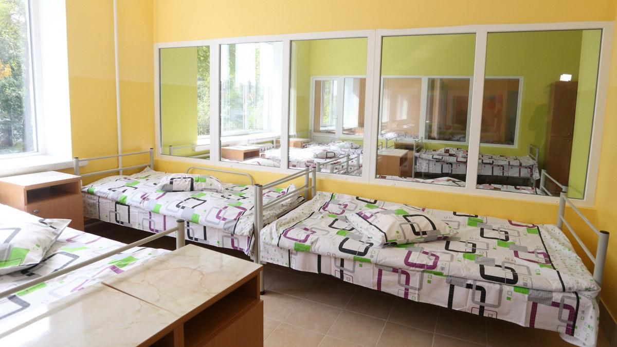 Подружжя з Німеччини зробило подарунок українським лікарням до Різдва Подружжя з Німеччини зробило подарунок українським лікарням до Різдва