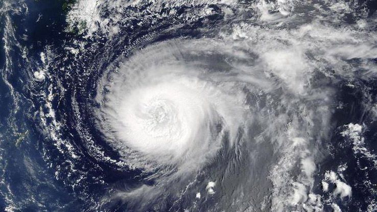 У В'єтнамі готуються до тайфуну "Тембін": евакуювали понад 650 тисяч осіб У В'єтнамі готуються до тайфуну "Тембін": евакуювали понад 650 тисяч осіб