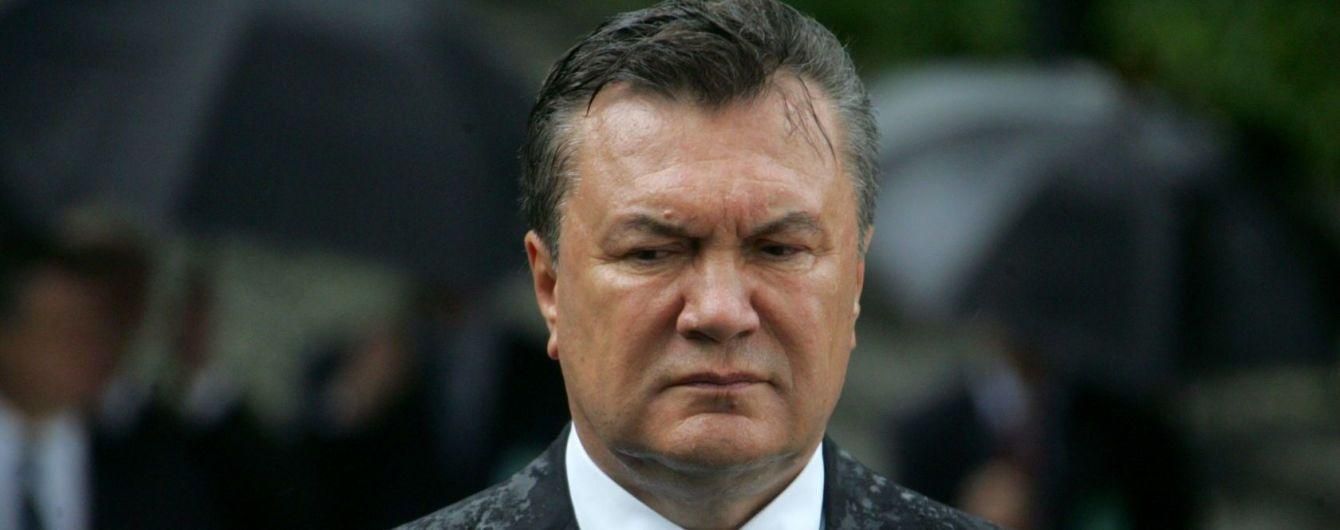 Принижений, він втік з України на наступний день, – Байден про останню розмову з Януковичем