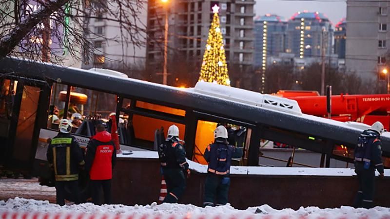 Авария в Москве с автобусом: детали ДТП  на Славянском бульваре