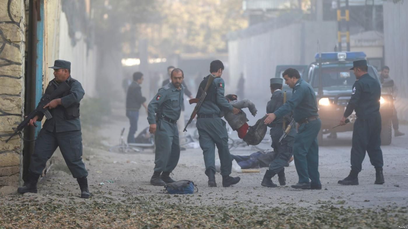Возросло количество жертв теракта в Афганистане, ответственность на себя взяли терористи "ИГ"