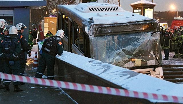 Сусіди розповіли про водія автобуса, який наїхав на людей у Москві