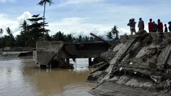 Понад 200 людей загинули від потужного тайфуну на Філіппінах Понад 200 людей загинули від потужного тайфуну на Філіппінах