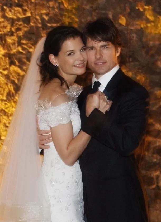 Третя дружина Круза – Кеті Холмс Третя дружина Круза – Кеті Холмс