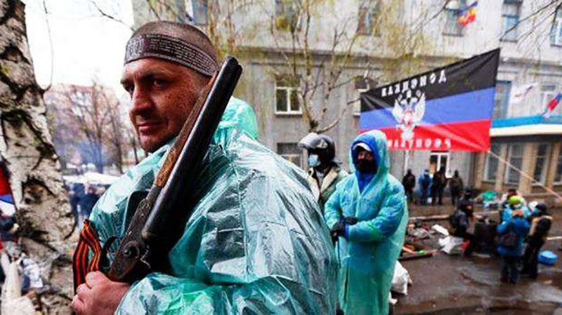 Російські журналісти показали, як насправді живуть люди на окупованій частині Донбасу Російські журналісти показали, як насправді живуть люди на окупованій частині Донбасу