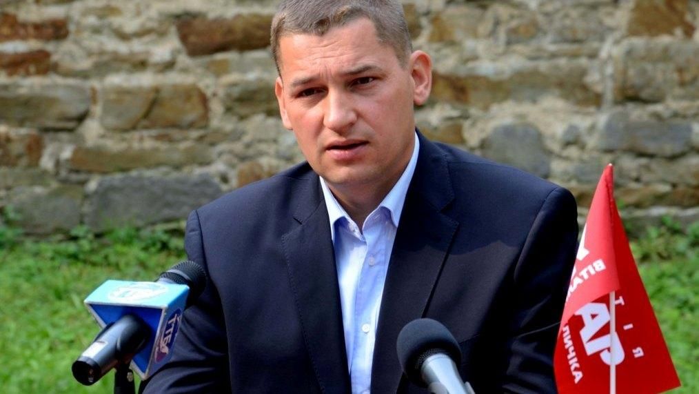 Сім'я нардепа Люшняка заробила 25 млн грн на тендерах "Укрспирту" Сім'я нардепа Люшняка заробила 25 млн грн на тендерах "Укрспирту"