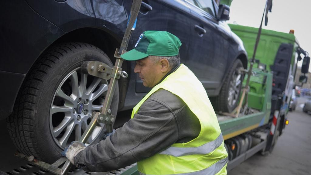 Авто на єврономерах новий закон: евакуація та великі штрафи Авто на єврономерах новий закон: евакуація та великі штрафи