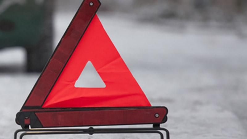 Пассажирский автобус перевернулся в Киевской области: есть пострадавшие Пассажирский автобус перевернулся в Киевской области: есть пострадавшие