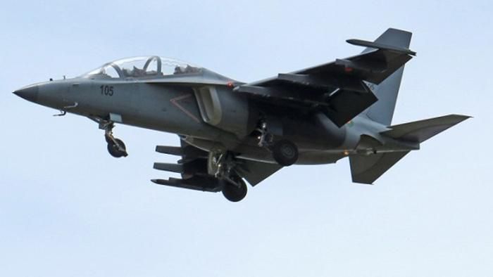 Два самолета разбились в Бангладеш: страшные фото Два самолета разбились в Бангладеш: страшные фото