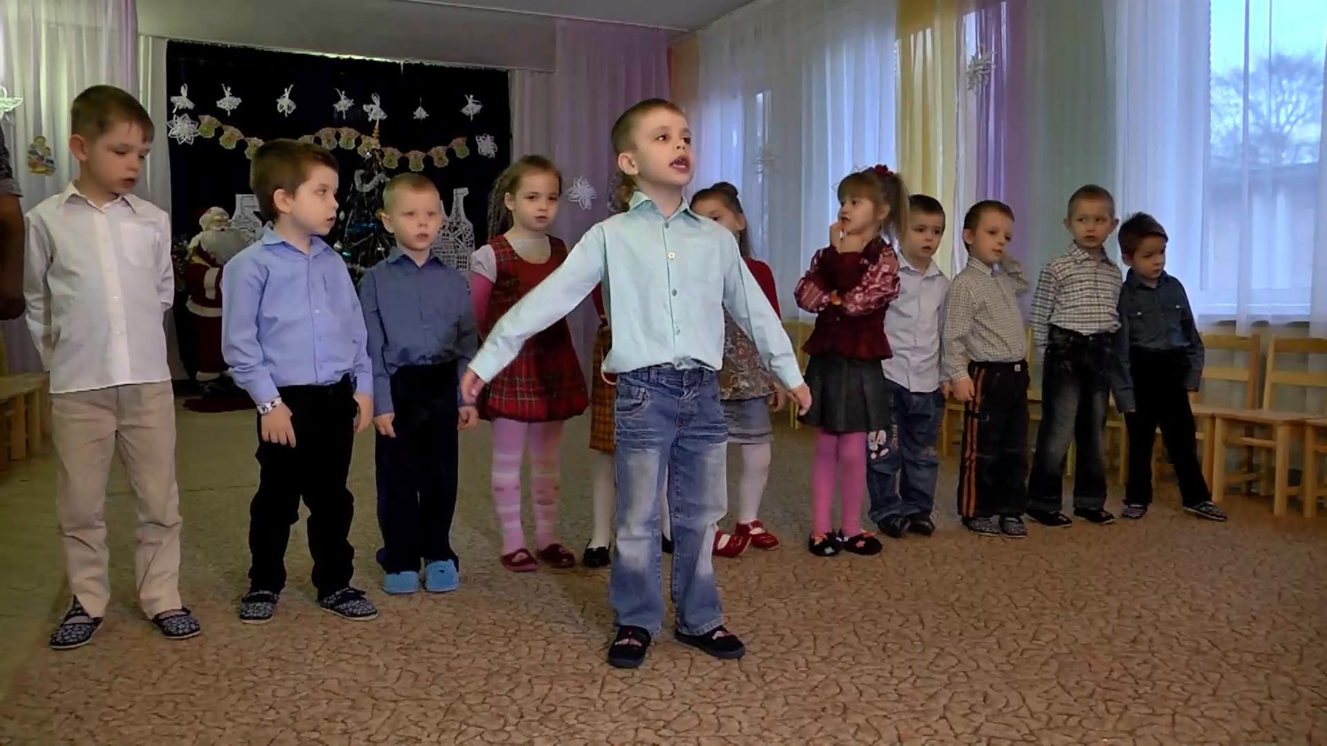 Пожилые люди устроили настоящий праздник для воспитанников детдома во Львове