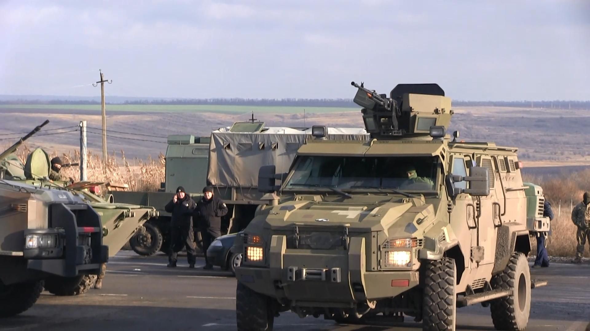 Як звільняли українських заручників у зоні АТО: спецрепортаж з місця події Як звільняли українських заручників у зоні АТО: спецрепортаж з місця події