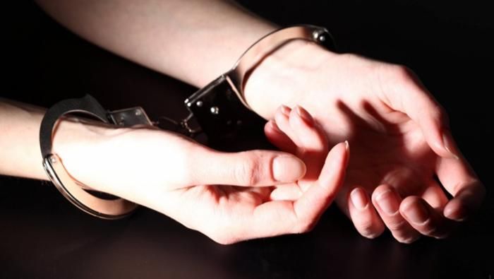 Доньку підозрюють у вбивстві власної матері на Прикарпатті: жахливі подробиці Доньку підозрюють у вбивстві власної матері на Прикарпатті: жахливі подробиці