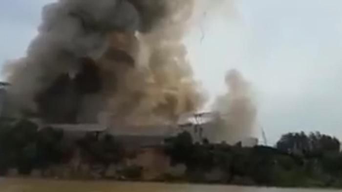 Мощный взрыв прогремел в Аргентине: есть жертвы Мощный взрыв прогремел в Аргентине: есть жертвы