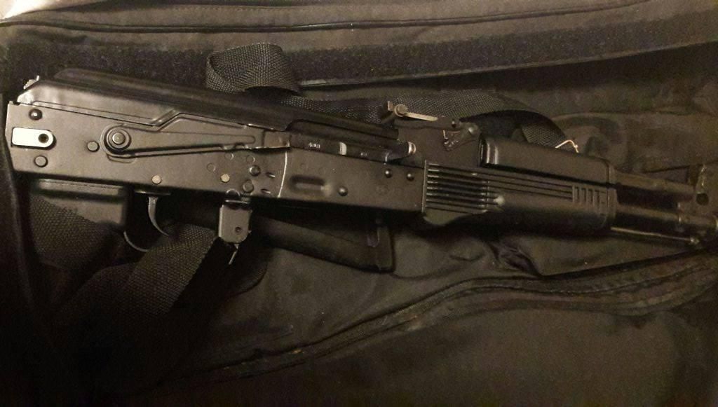 Поліція виявила чималий арсенал зброї у "злодіїв в законі" Поліція виявила чималий арсенал зброї у "злодіїв в законі"