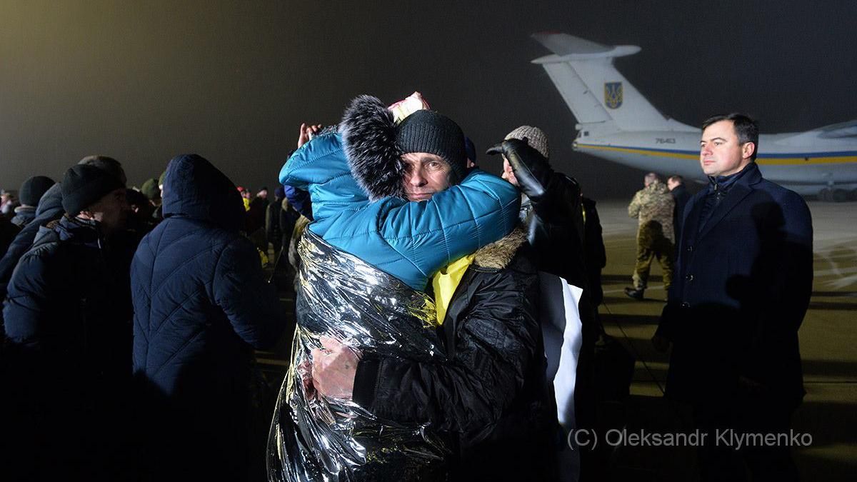 Геращенко розповіла про травми українців, яких звільнили з полону бойовиків Геращенко розповіла про травми українців, яких звільнили з полону бойовиків