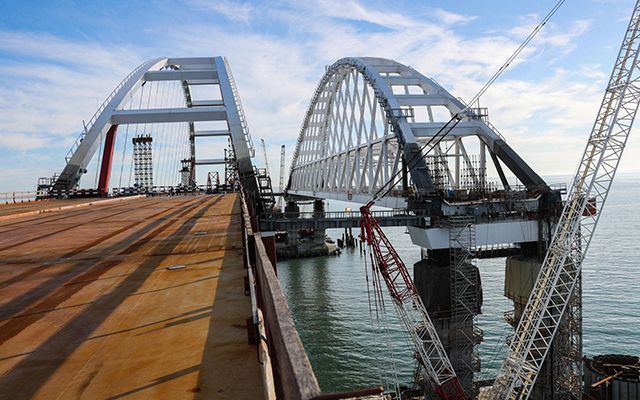 Крымский мост: опубликованы свежие фото со строительства