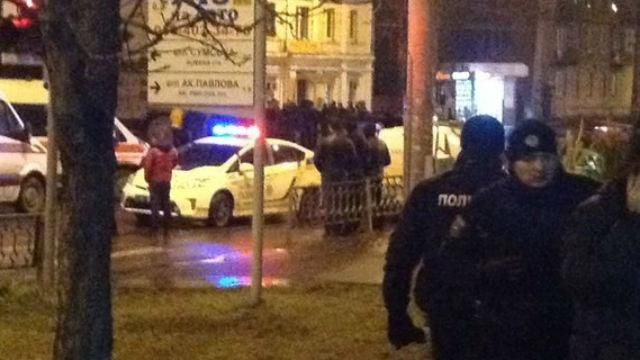 Захоплення пошти у Харкові: звільнений хлопчик розповів про злочинця Захоплення пошти у Харкові: звільнений хлопчик розповів про злочинця