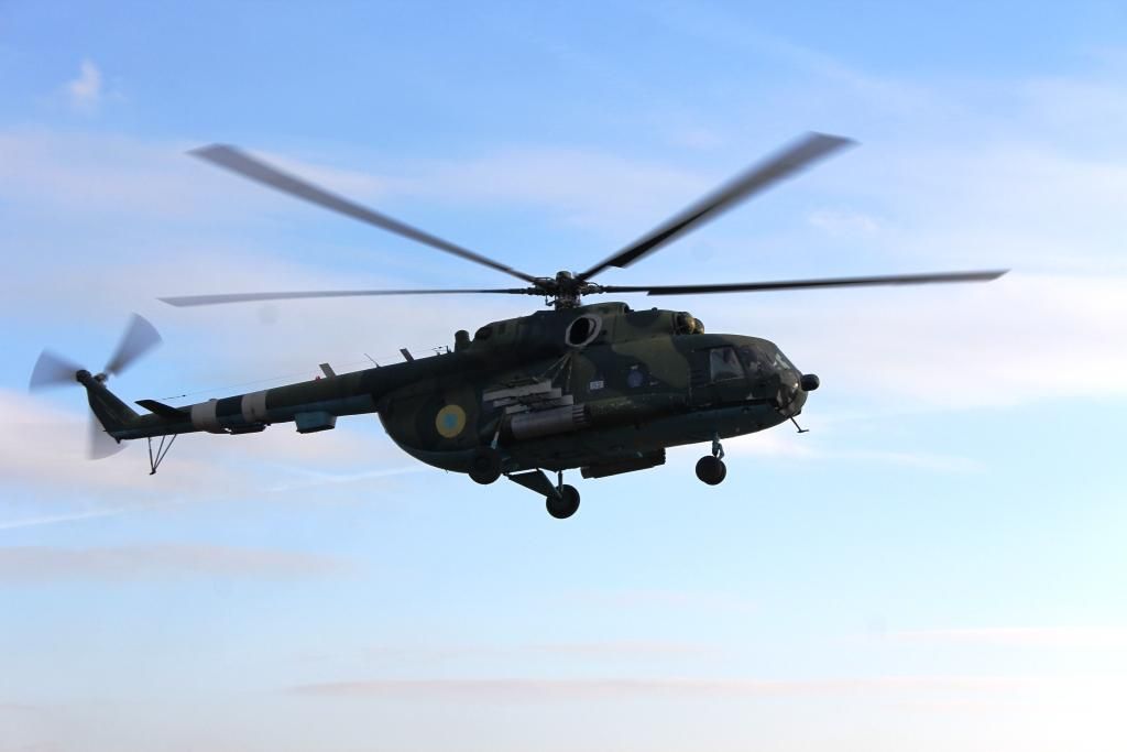 Військові провели у зоні АТО навчання на вертольотах: видовищне відео Військові провели у зоні АТО навчання на вертольотах: видовищне відео